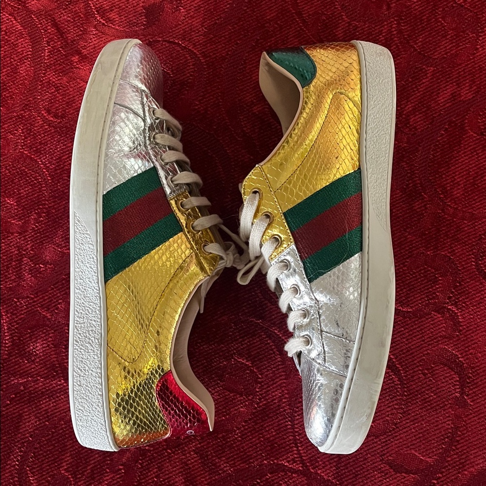 Men's Gucci Metallic Silver & Gold Low-Top Sneakers with Green-Red Stripe